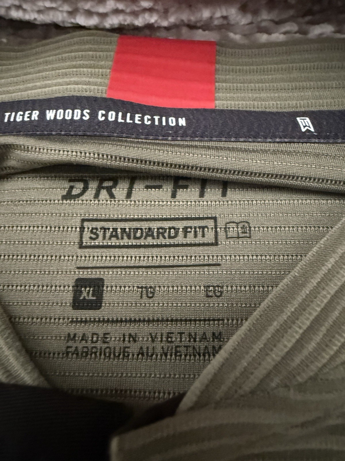 Nike Golf Tiger Woods Textured Vapor Mock Blade Olive XL gallery