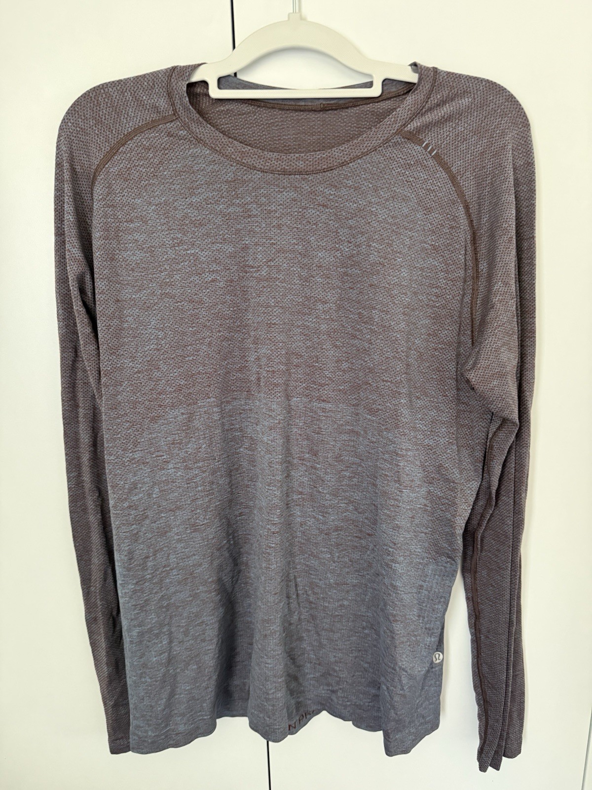 [Lululemon] Men’s Metal Vent Tech Long Sleeve Tee, Purple Gray, Size M gallery
