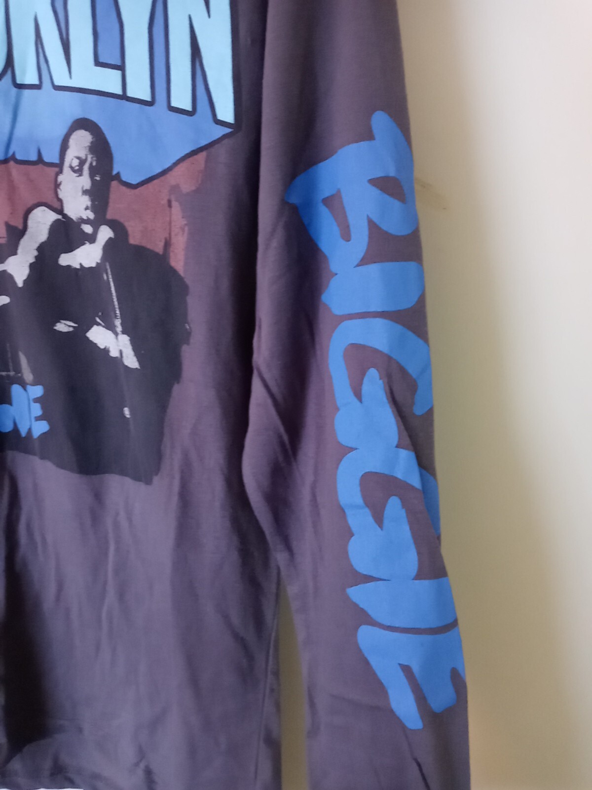 The Notorious B.I.G. Brooklyn Biggie Long Sleeve Gray T-Shirt NWT Size M gallery