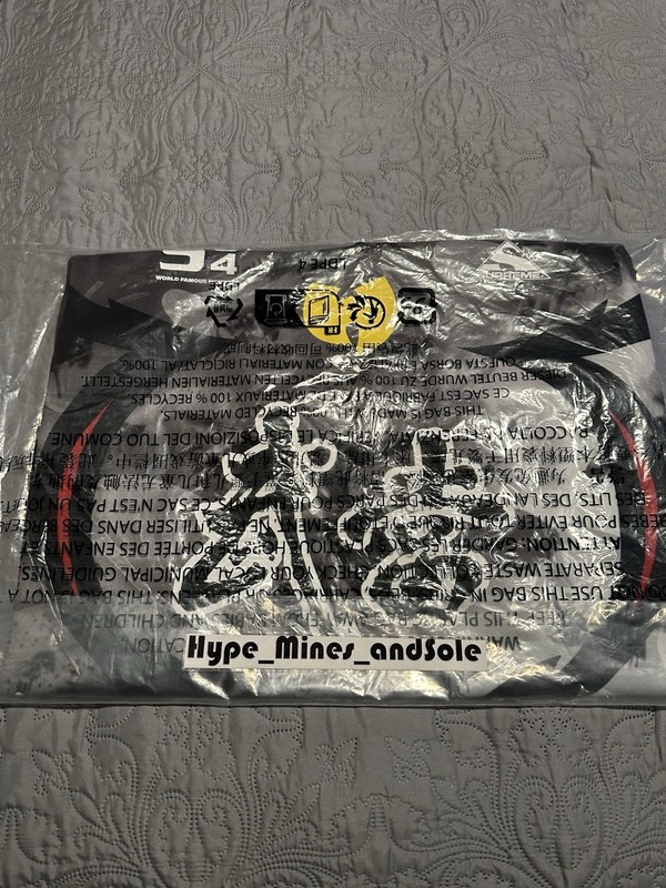 New in Bag Supreme Wu-Tang Clan Hockey Jersey Black Size XL FW25 gallery