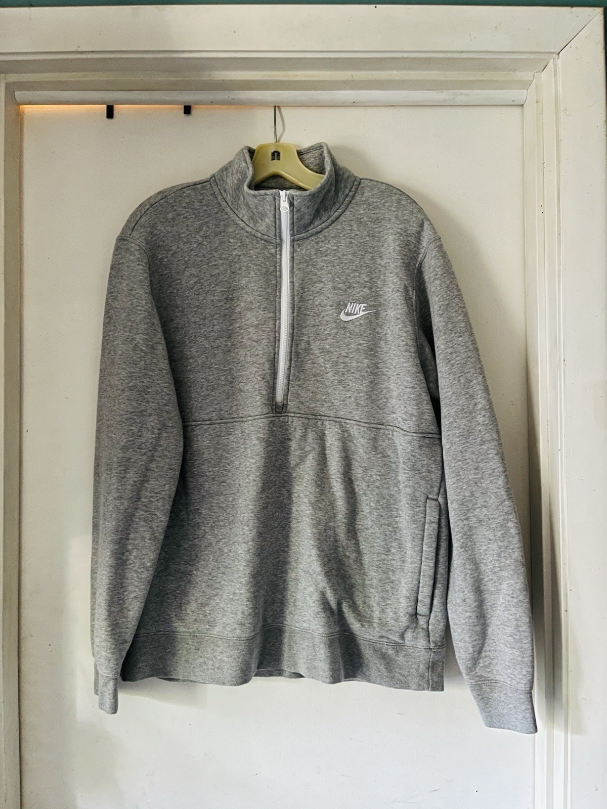Men’s Gray Nike Quarter Zip Size Large gallery