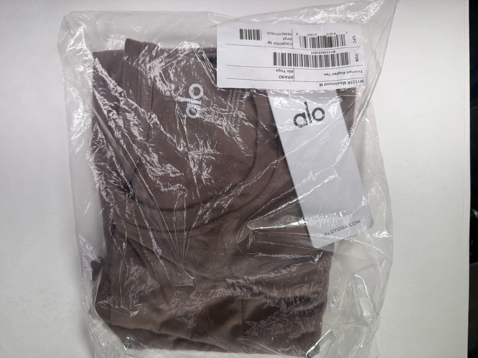 Alo Yoga Men’s Triumph Raglan Tee Size M gallery