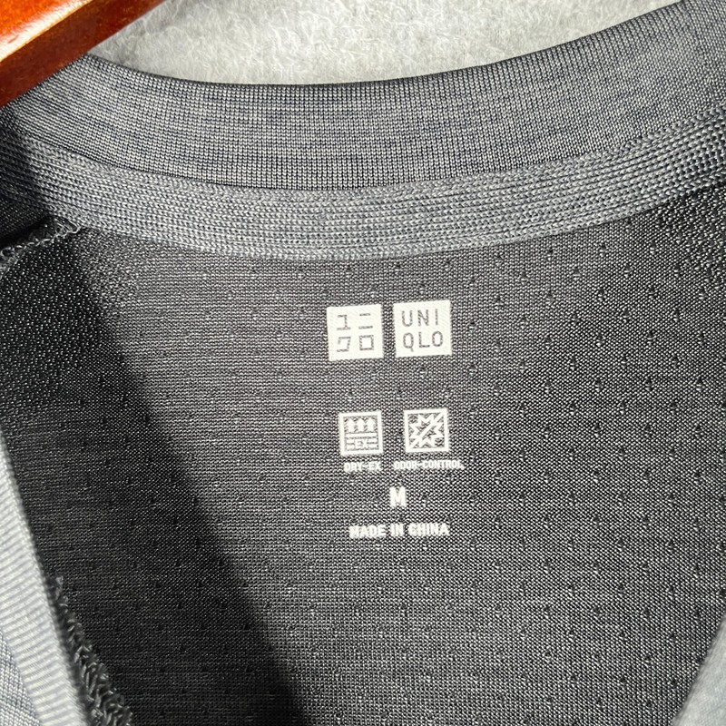 Uniqlo Long Sleeve Active Gym Shirt Dark Gray heather Training Stretch Mens M gallery