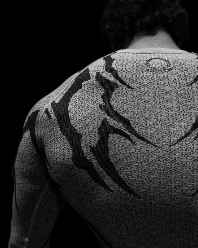 Breathedivinity Doom Tech™ Armored Longsleeve Compression [DIVINE WHITE] LARGE gallery
