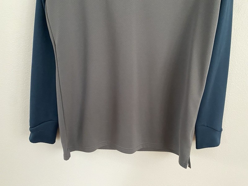 Nike Golf Men's Size M Navy and Gray Quarter Zip Medium Weight Shirt gallery