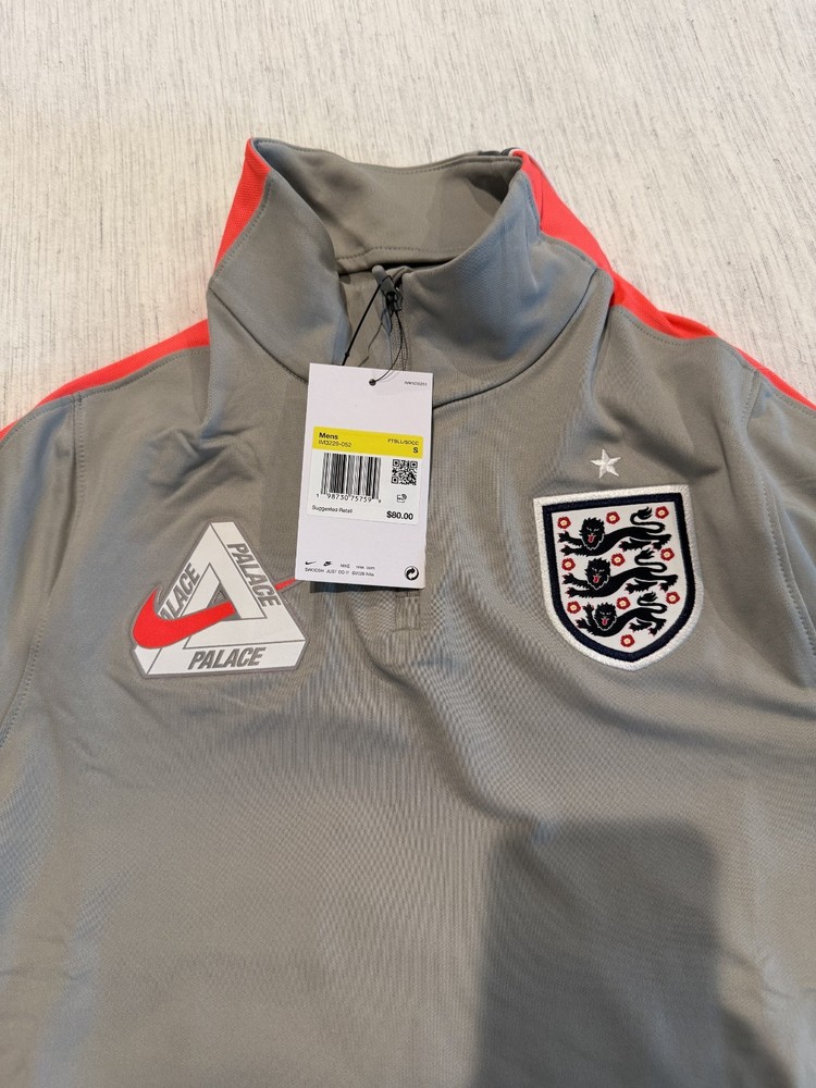 Palace x Nike England --- Dri-FIT Strike Drill Top Grey/Crimson size: SMALL (S)