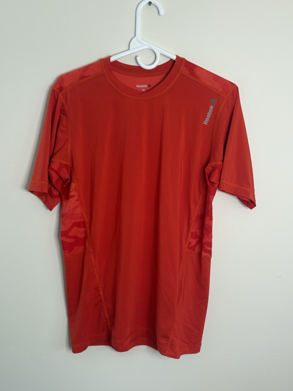 Reebok Men’s Short Sleeve Athletic Shirt Red Orange Gym Shirt XL Casual C6 gallery