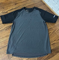 Nike Tech Pack Knit Running Short Sleeve Shirt Grey CJ5731-010 Size Small