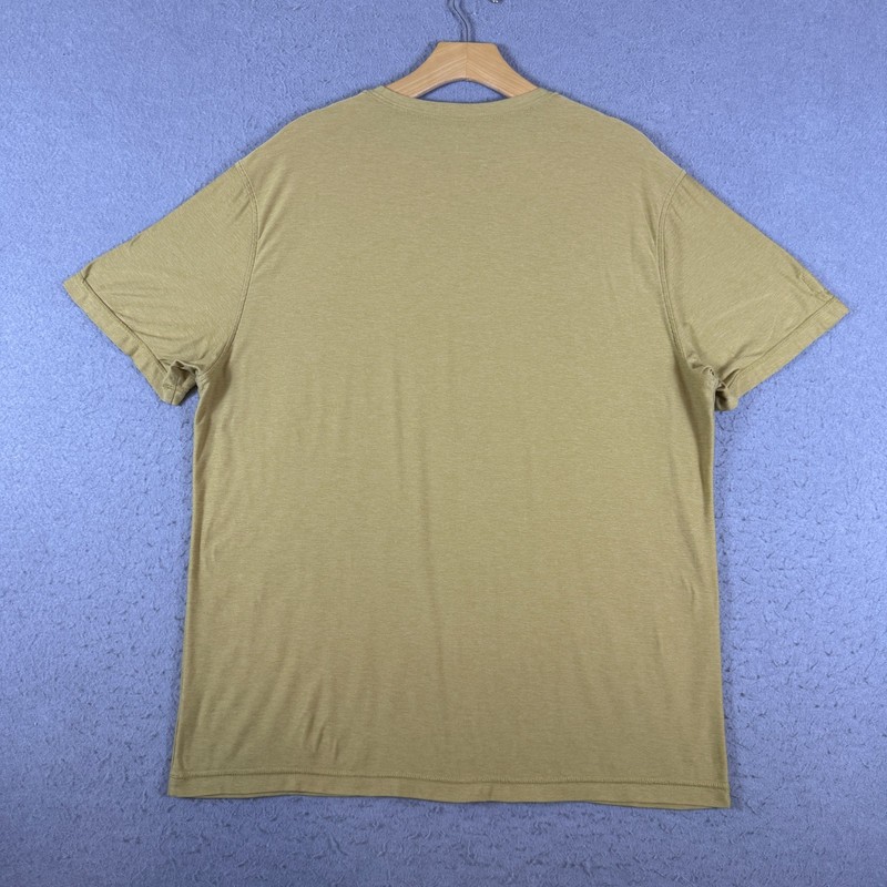 Vuori Strato Tech Tee Men's Size XL Mustard Yellow Performance Stretch Gym V126 gallery