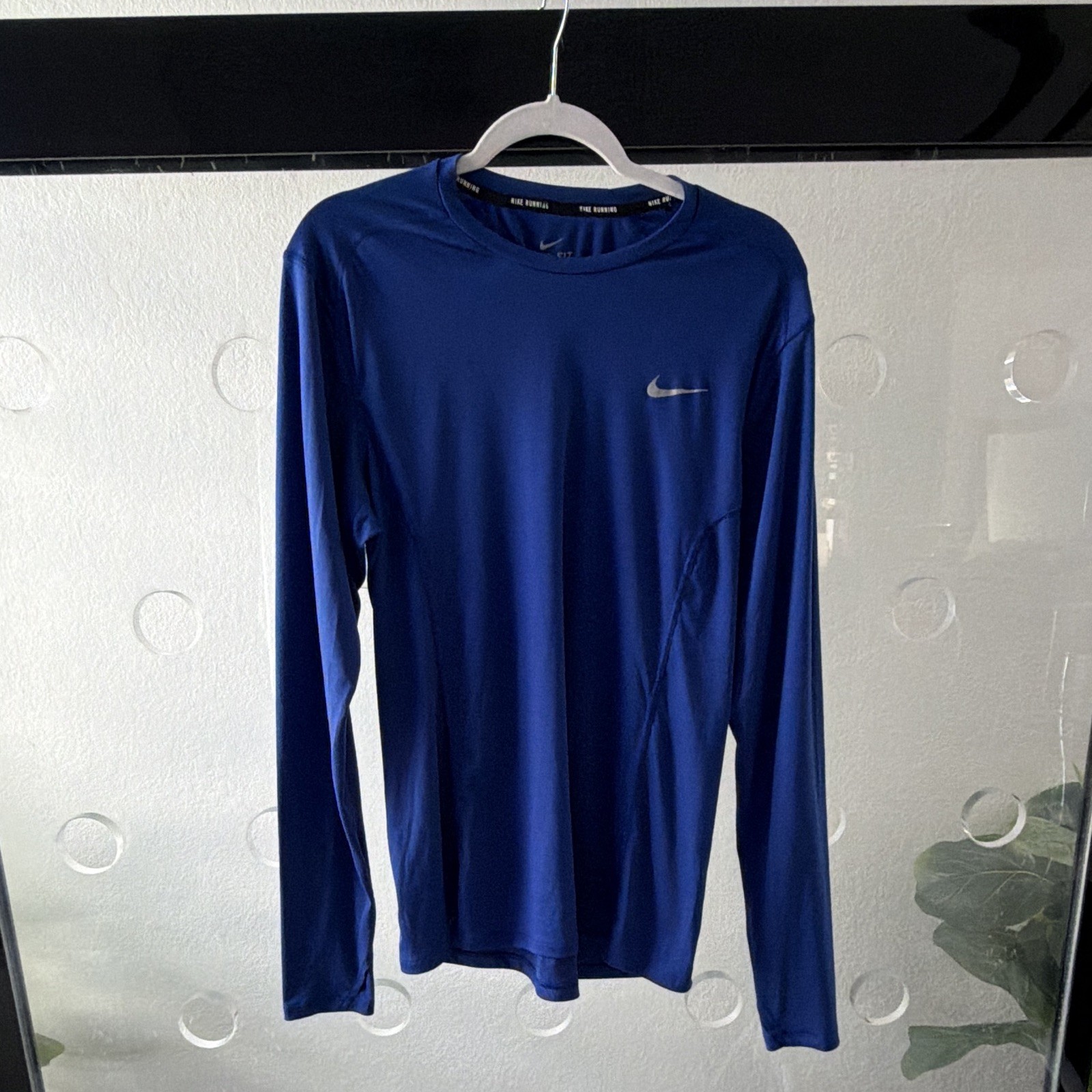 Nike Dri-FIT Men’s Crew Neck Long Sleeve Polyester Pullover T-Shirt Blue M gallery