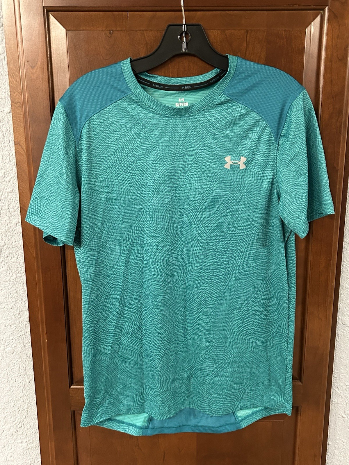 Under Armour Run COOLSWITCH Printed Short-Sleeved T-Shirt in Teal Size Small gallery