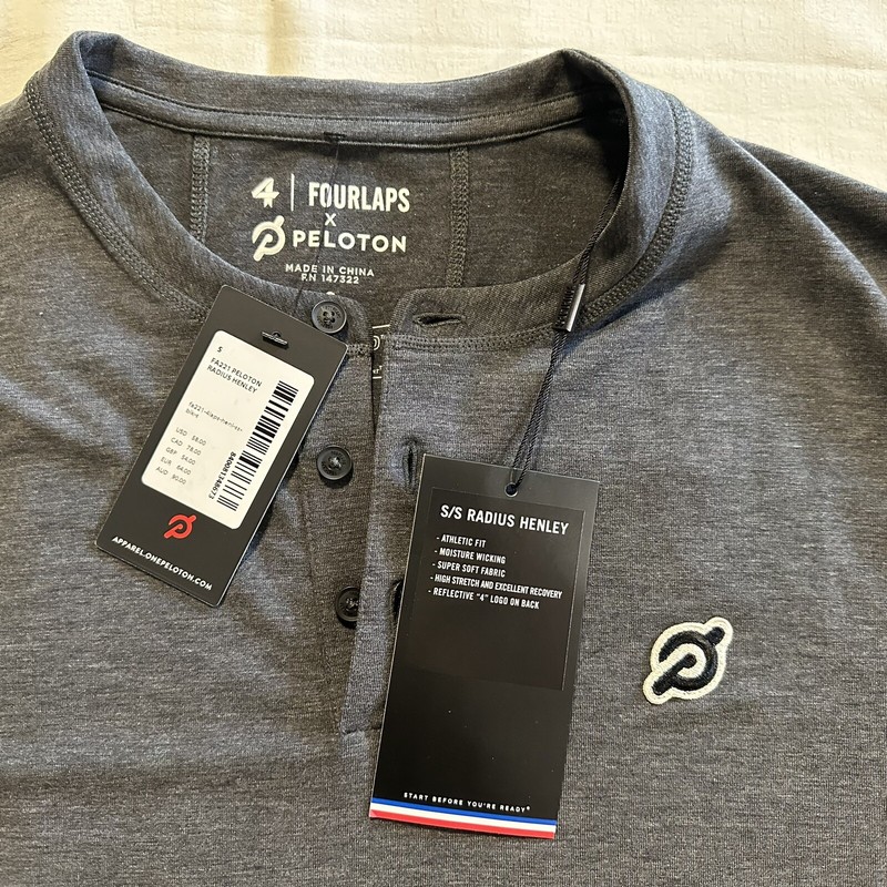 Fourlaps Peloton Radius Henley FA221 Athletic Tee Small Black/Gray RE-UP gallery