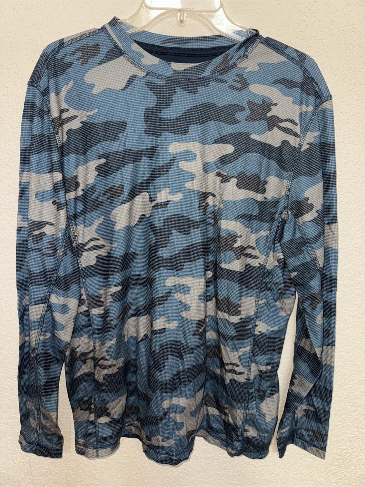Magellan Outdoors Blue and Gray Camo Long Sleeve Top Size Large gallery