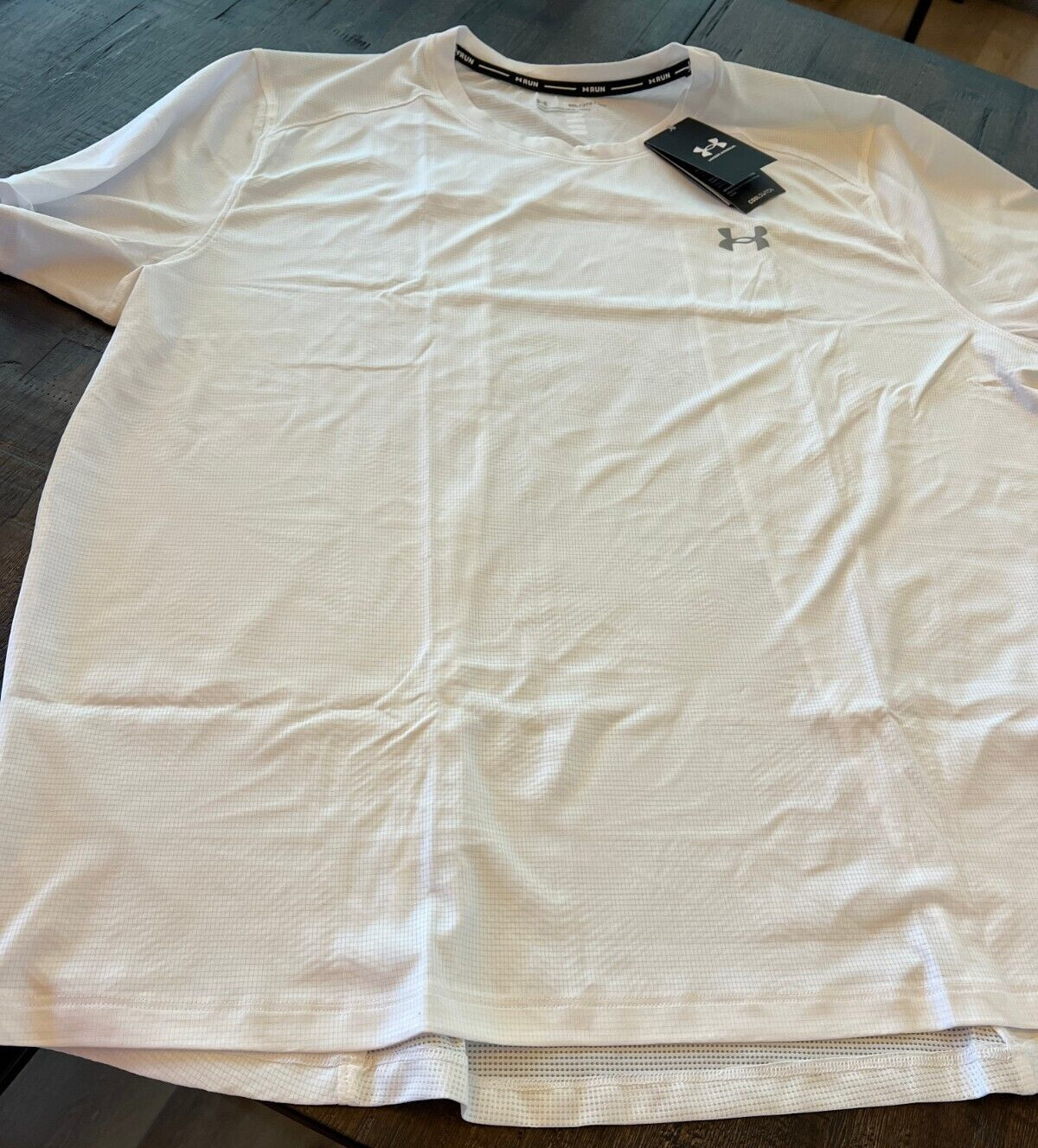 NWT - Mens UNDER ARMOUR - Coolswitch - Fitted White Short Sleeve Shirt (3XL) gallery