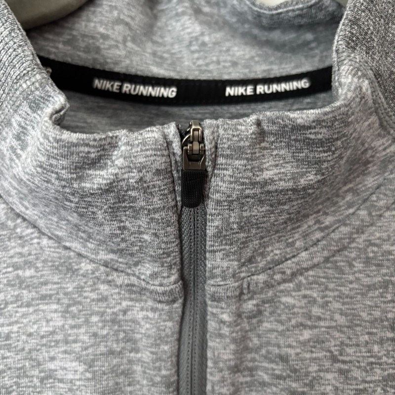 Nike Men's Dri-Fit Element 1/2 Zip Long Sleeve Running Shirt Small Gray Heather gallery