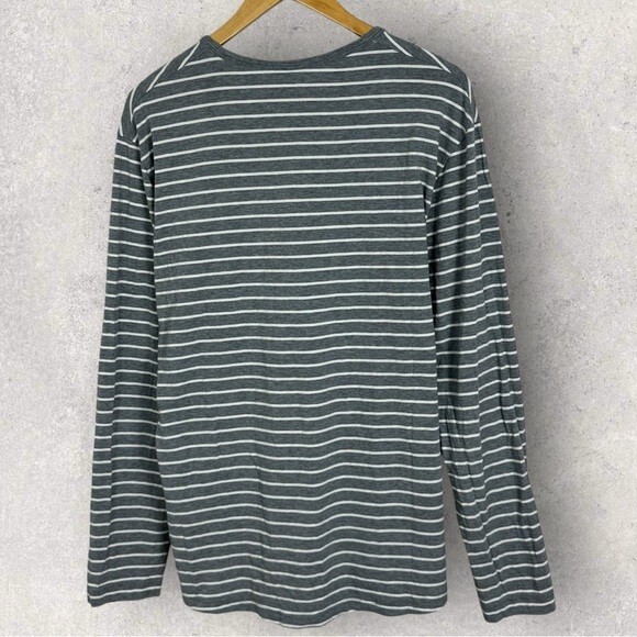 Lululemon Mens 5 Year Basic Long Sleeve Tee Grey White Stripe Size Large T-Shirt gallery