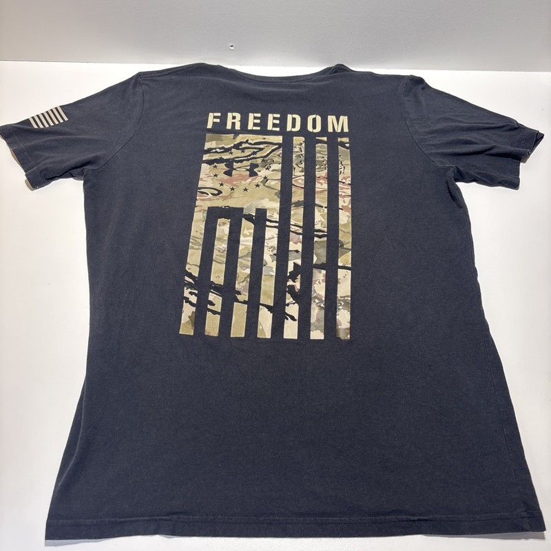 Under Armour T Shirt Mens XL Loose Heat Gear Freedom USA Flag Camo Graphic gallery