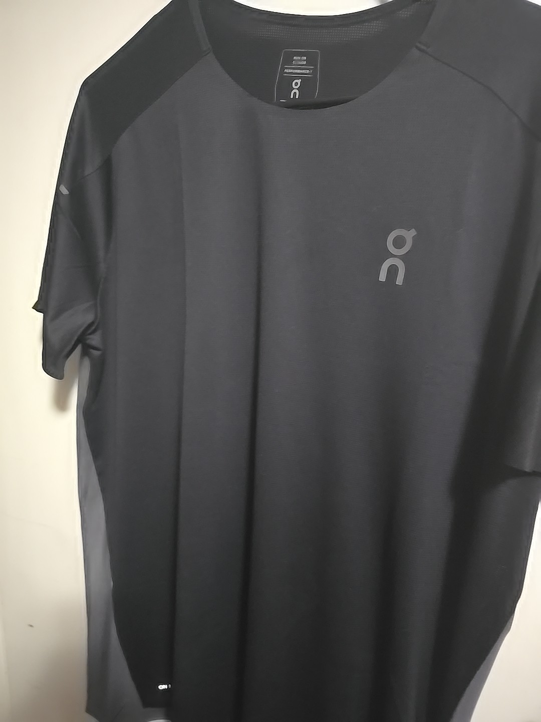 2026-NWTS-On Cloud Running Mens Large Black Gray Swiss Engineering Tee Shirt gallery