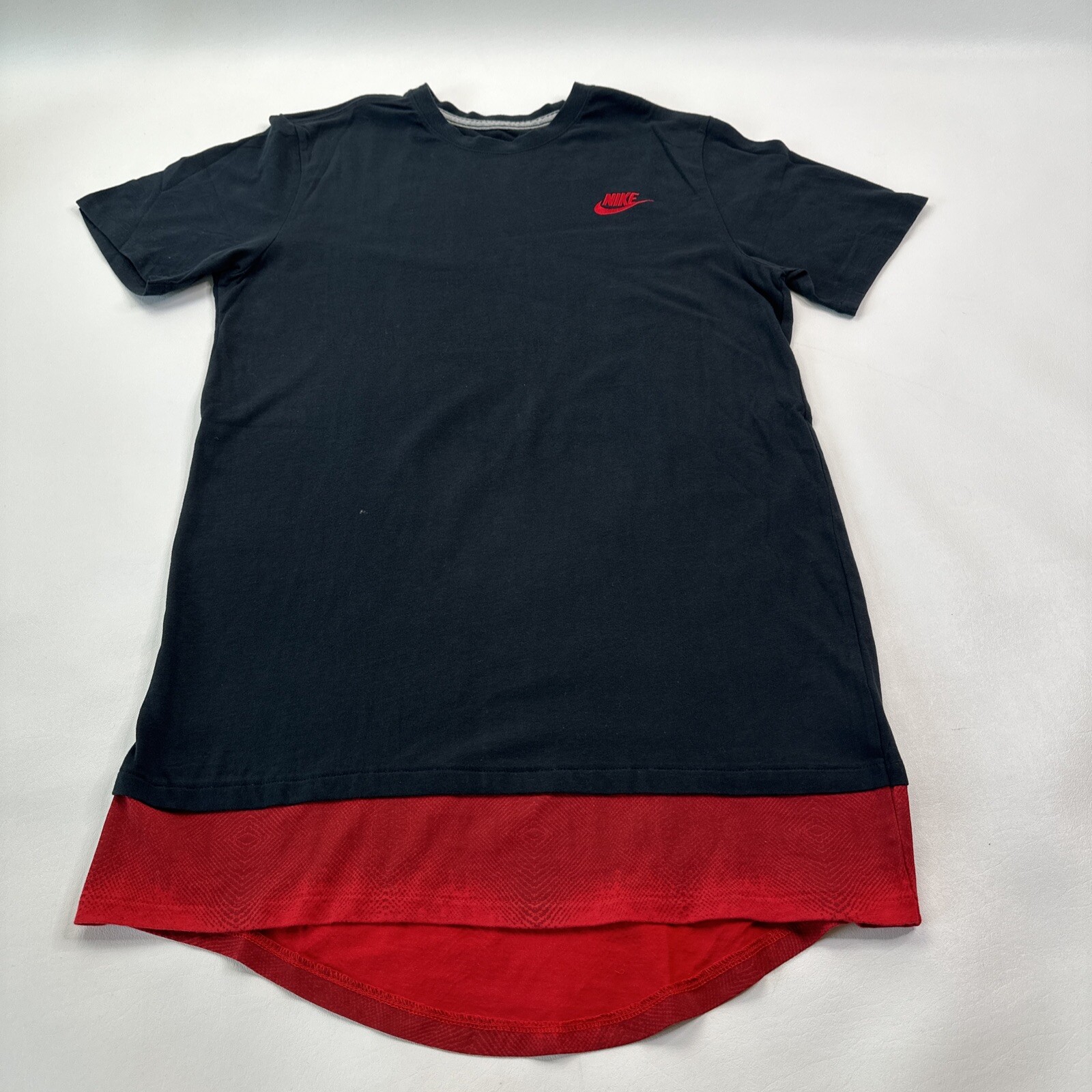 VTG Nike Shirt Athletic Cut Long Black Red Mens Sz M High Low Tee gallery