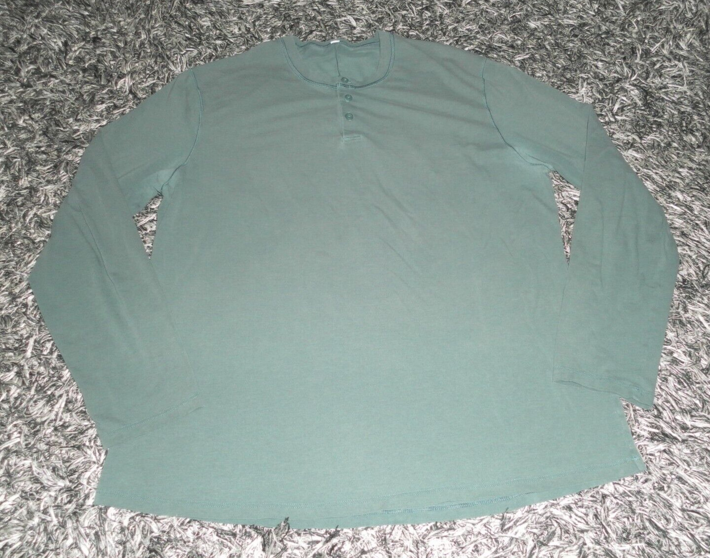 Lululemon Men's XL 5 Year Basic Long Sleeve Henley Antigua Green Vitasea gallery