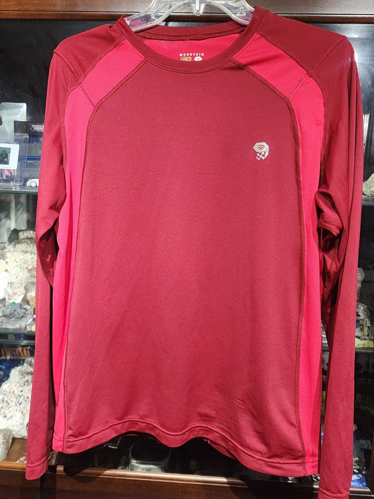 Mountain Hardwear Red Long Sleeve Light Weight Shirt Large Pre Owned gallery