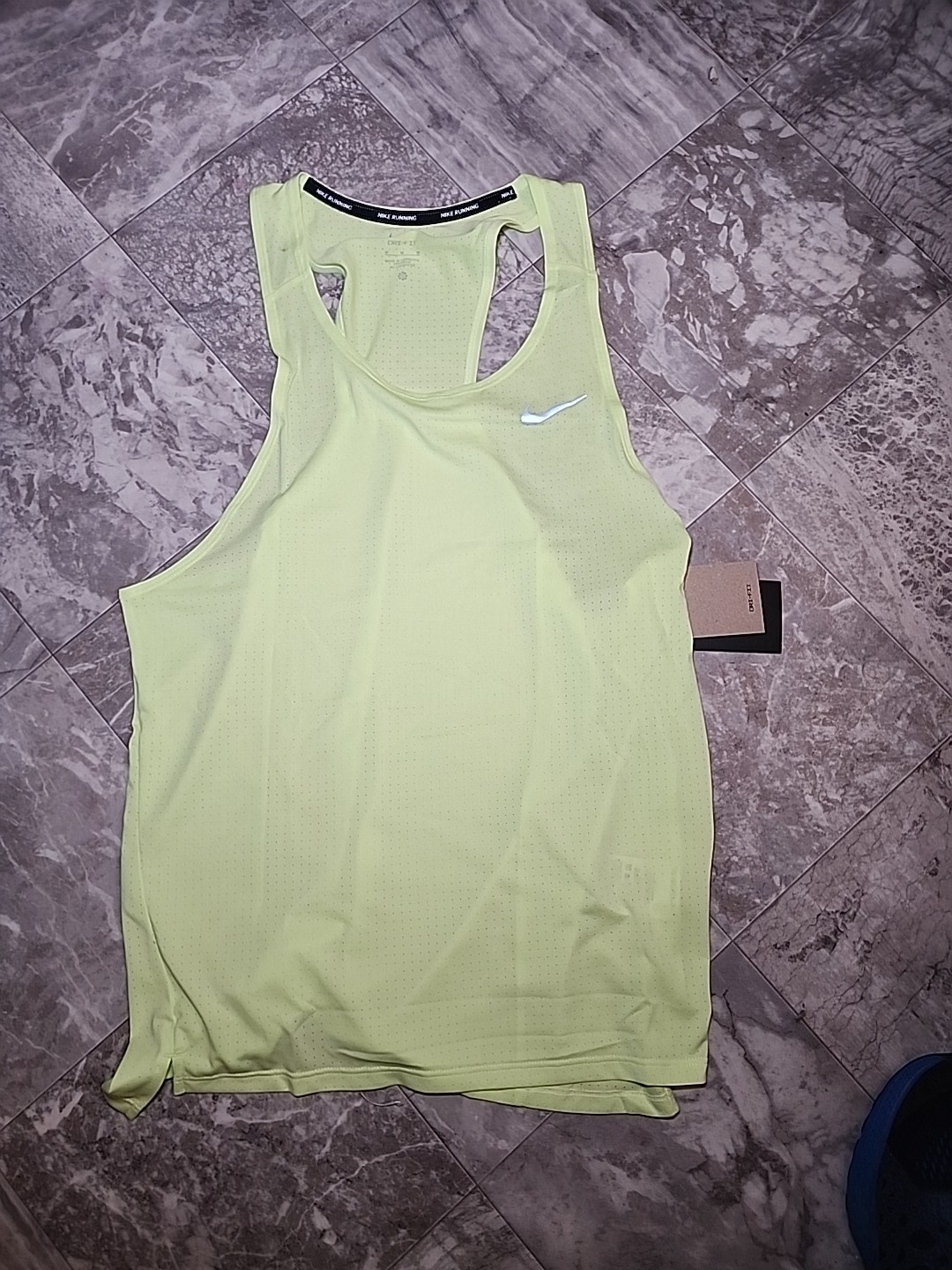 New Nike Fast Dri-Fit Running Singlet Lemon Twist Yellow Tank Top Men's Medium gallery