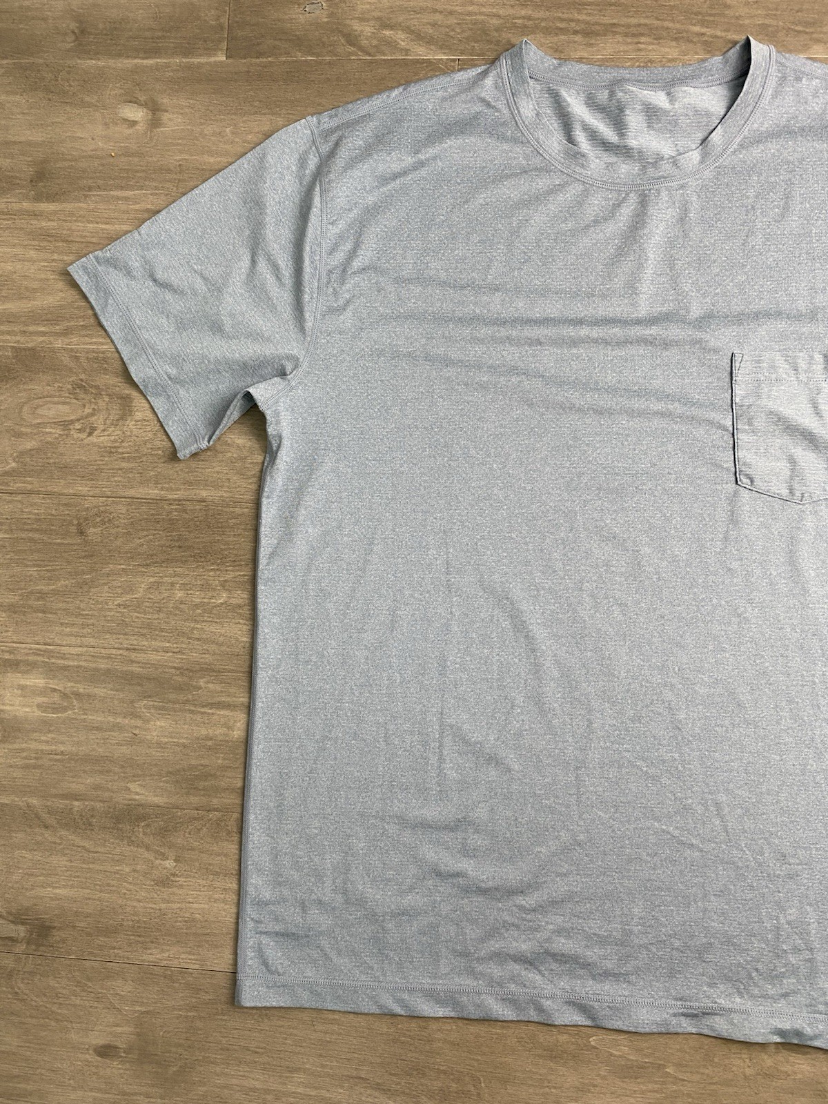 VUORI Tradewind Performance Tee Men 2XL XXL Blue Gym Shirt Yoga Pocket gallery