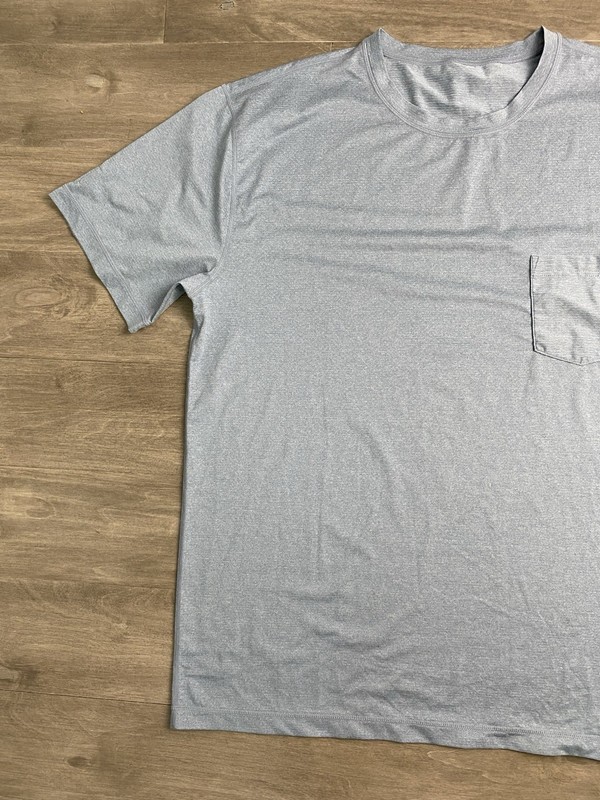 VUORI Tradewind Performance Tee Men 2XL XXL Blue Gym Shirt Yoga Pocket gallery