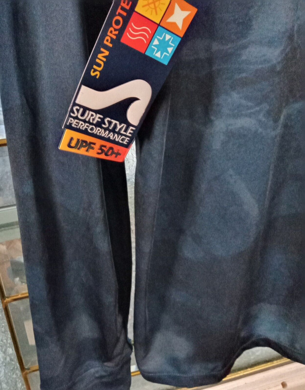 Surf Style Performance size medium UPF 50 multicolor hoody men's NWT gallery