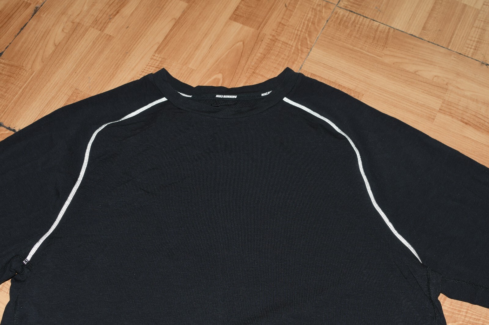 NIKE SPRINT CREW LONG SLEEVE MENS RUNNING SHIRT - MENS SZ LARGE gallery