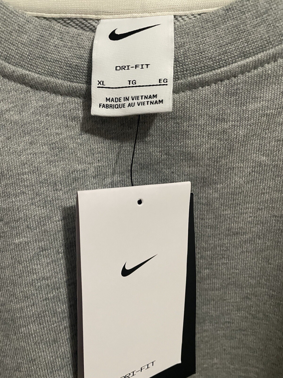 Nike Standard Issue Dri-FIT Team Basketball Crewneck Grey DQ5820-063 Sz XL NWT gallery