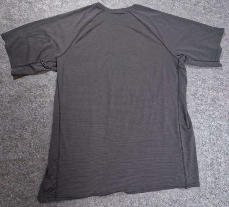 PATAGONIA LIGHTWEIGHT Gray Medium Capilene Cool Hiking Climbing Baselayer Shirt gallery