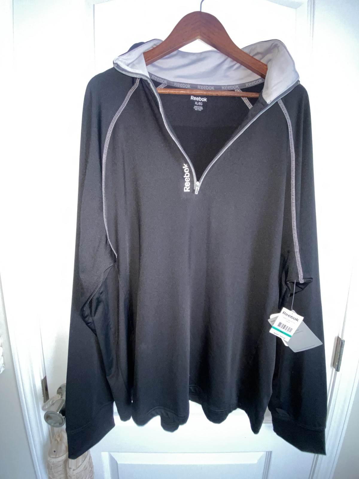 Reebok 1/4 Zip Workout Top Mens Size XL Black with Gray Contrast Stitching NWT gallery