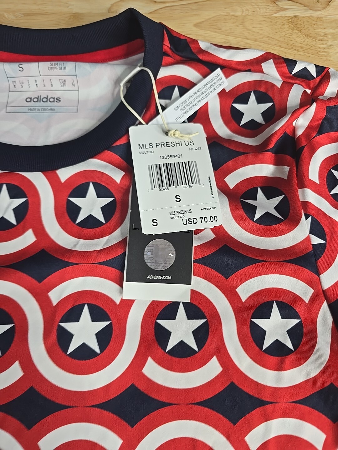 ADIDAS x MARVEL CAPTAIN AMERICA Prematch Soccer Shirt Jersey Size Small gallery