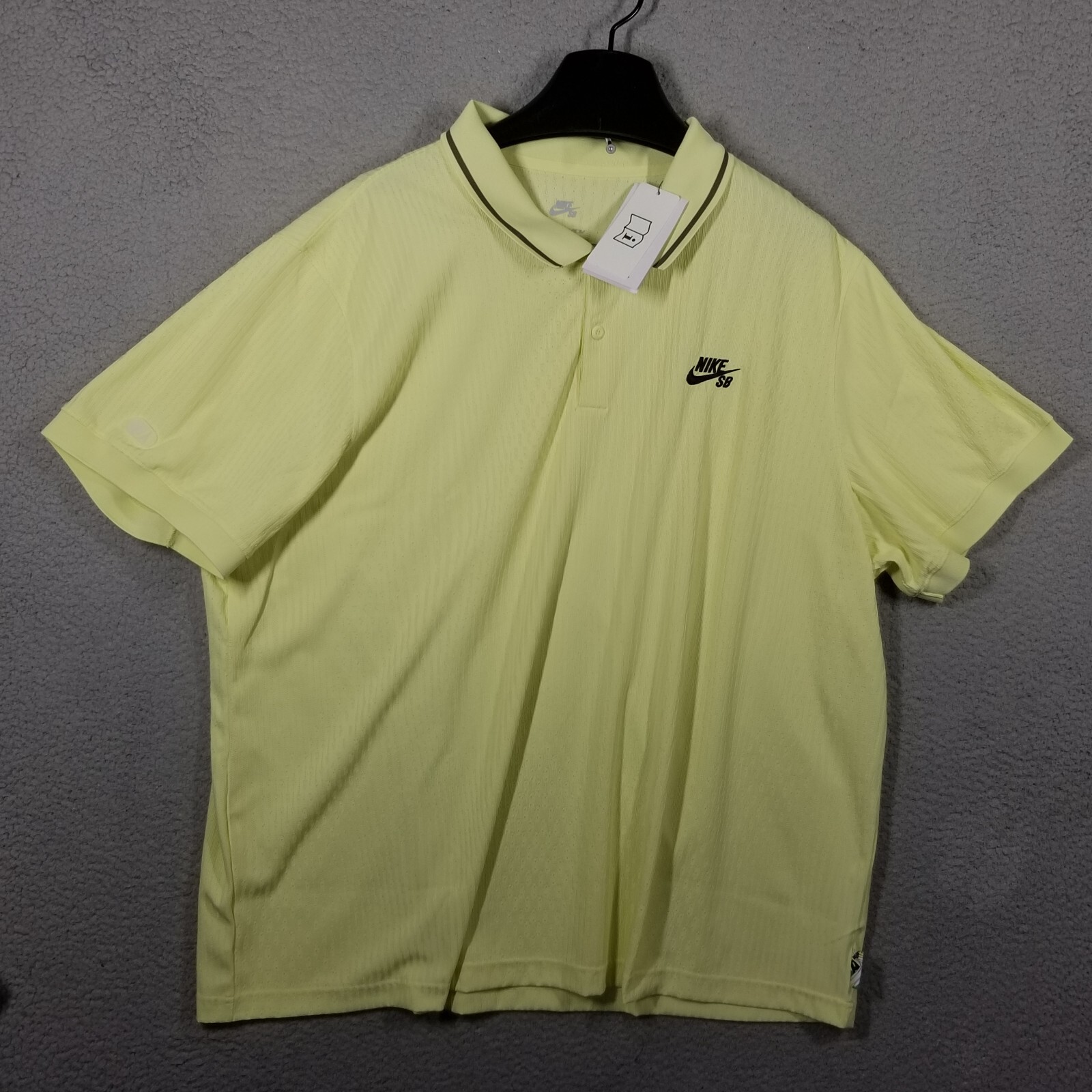 NIKE SB Dri-FIT ADV Short Sleeve Polo Men XXL Pale Yellow Golf FZ7005-751 gallery