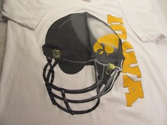 Iowa Hawkeyes Shirt Mens XL White Vtg 90s Football Helmet Single Stitch Logo