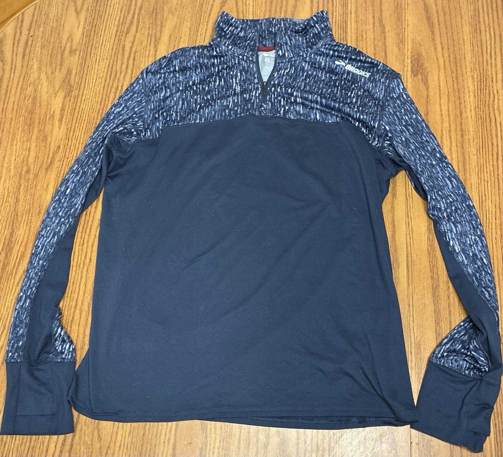 Brooks Running Men’s Small Dash 1/2 Zip Pullover In Navy And Heathered gallery