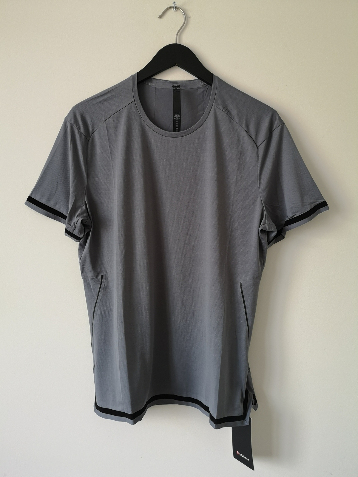 NWT LULULEMON ASGY Grey Gray LTWT F&F SS Bold Lines Top Shirt Men's Large gallery
