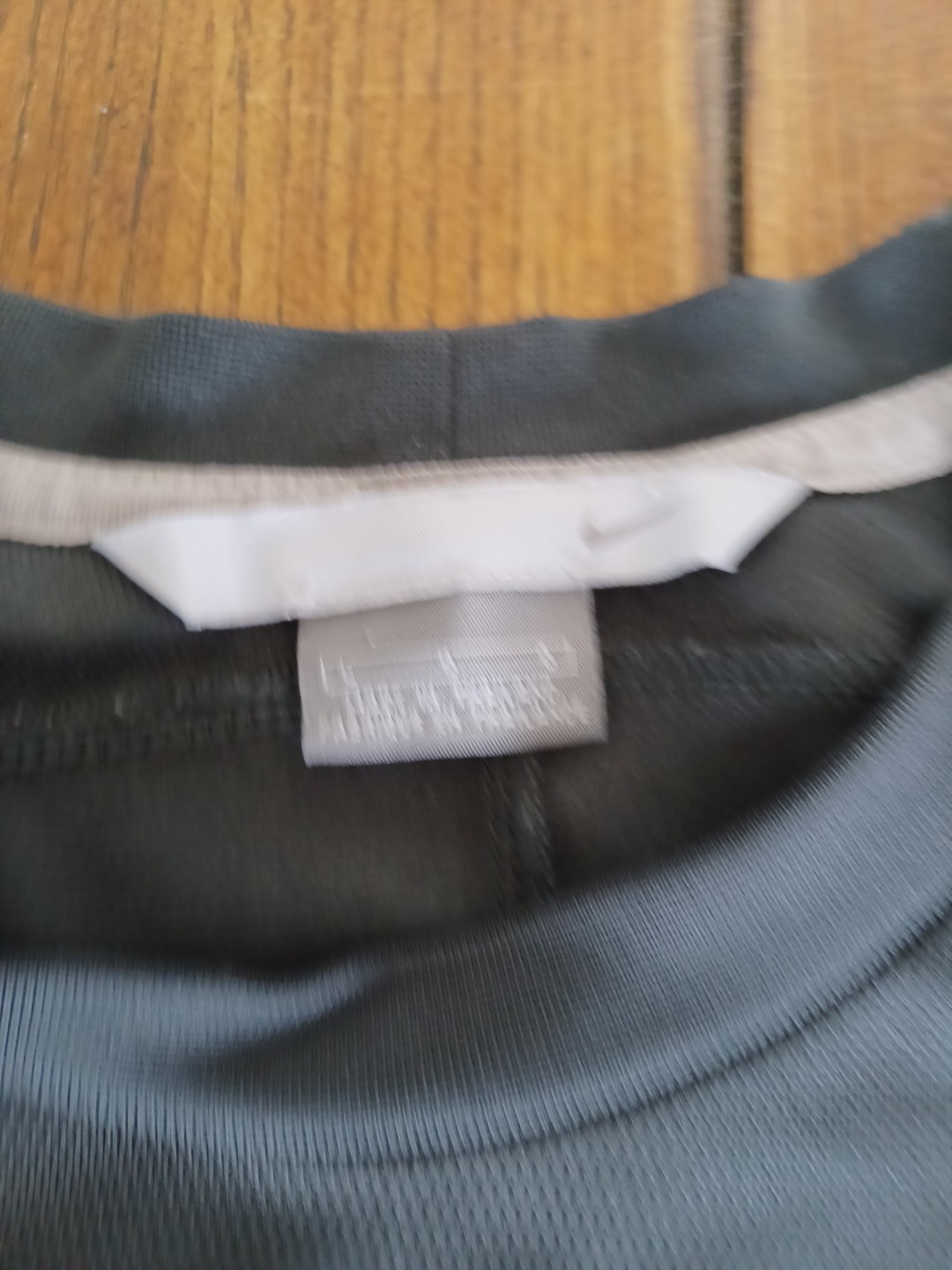 Nike T-shirt Large Gray Lightweight pullover. gallery