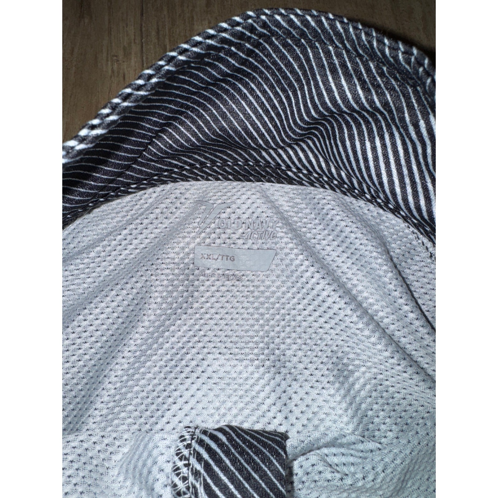 Old Navy Active XXL Pullover Black Gray Geometric Lightweight Top Mens gallery