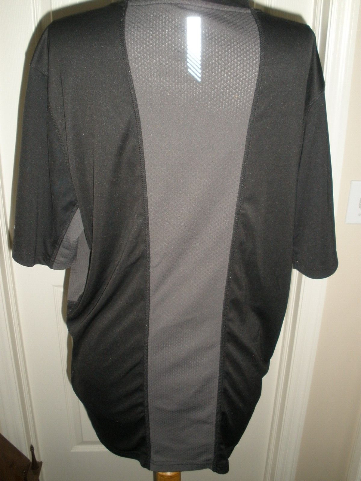 EverLast Athletic Fit EverDri Men s Short Sleeve Pull Over Shirt Black L (26) gallery