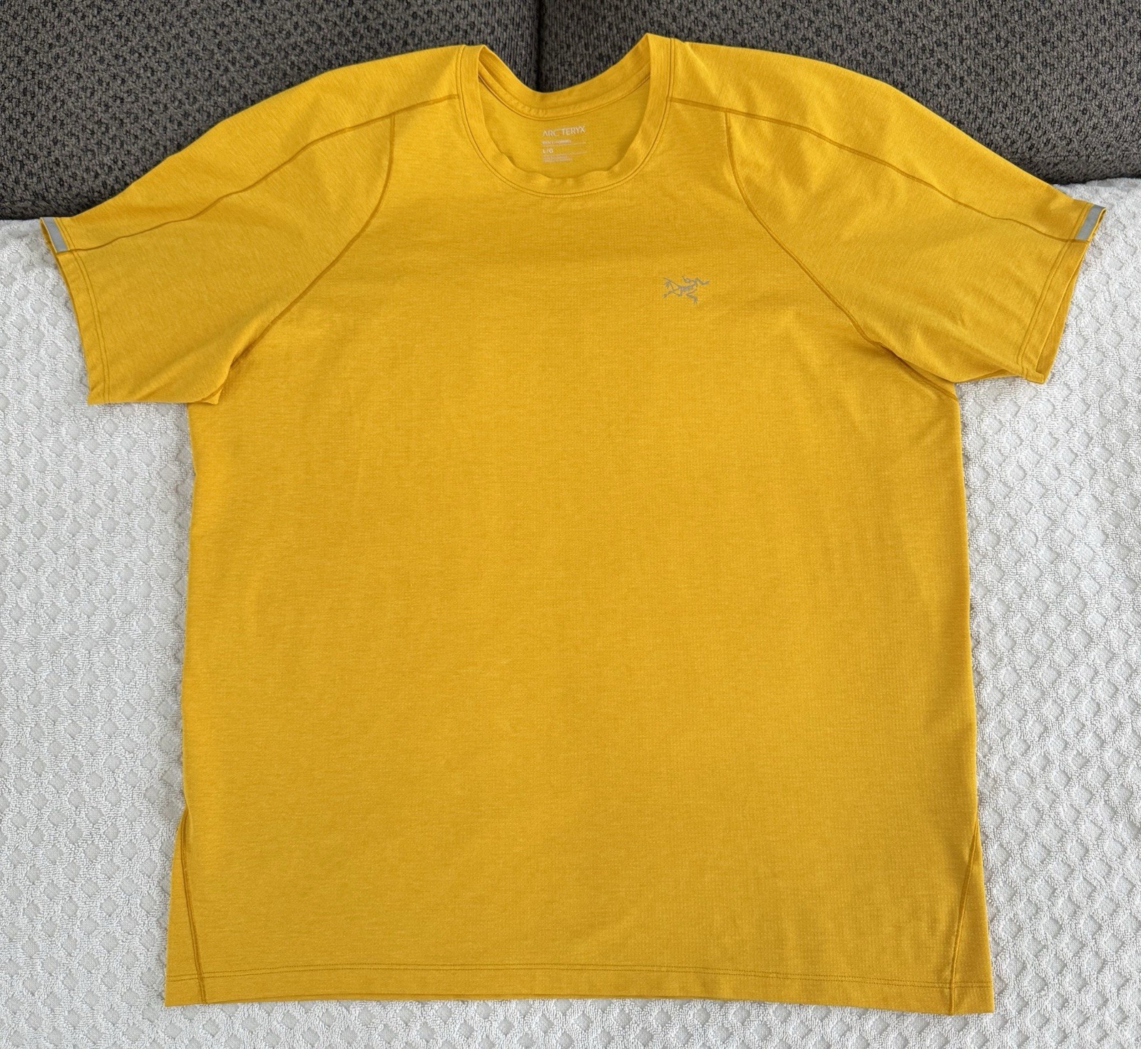 Arcteryx Cormac Crew SS Shirt Mens Large Yellow Gold Trail Running Hiking Tee gallery
