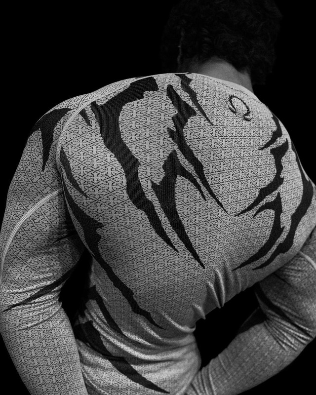 Breathedivinity Doom Tech™ Armored Longsleeve Compression [DIVINE WHITE] LARGE gallery