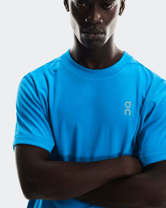 On Cloud NWT DryTech Short Sleeve Train-T Graphic Malibu Blue Medium gallery