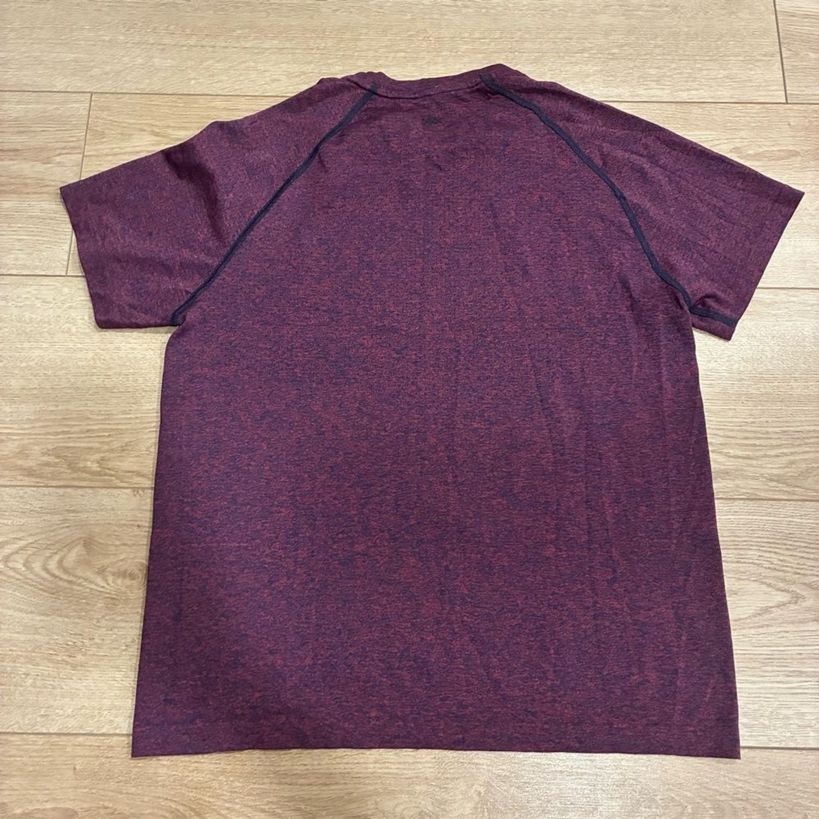 Rhone Men’s Red Blue Heathered Space Dye Short Sleeve Performance Shirt Size M gallery
