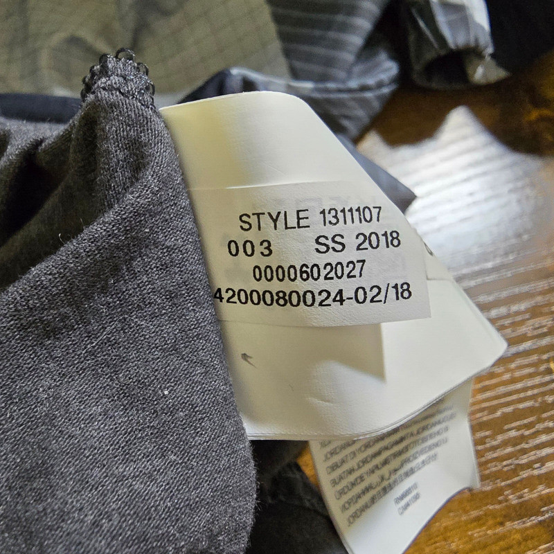 Under Armour Windbreaker Shirt Mens Small Gray Colorblock Wind Anorak Hoodie gallery