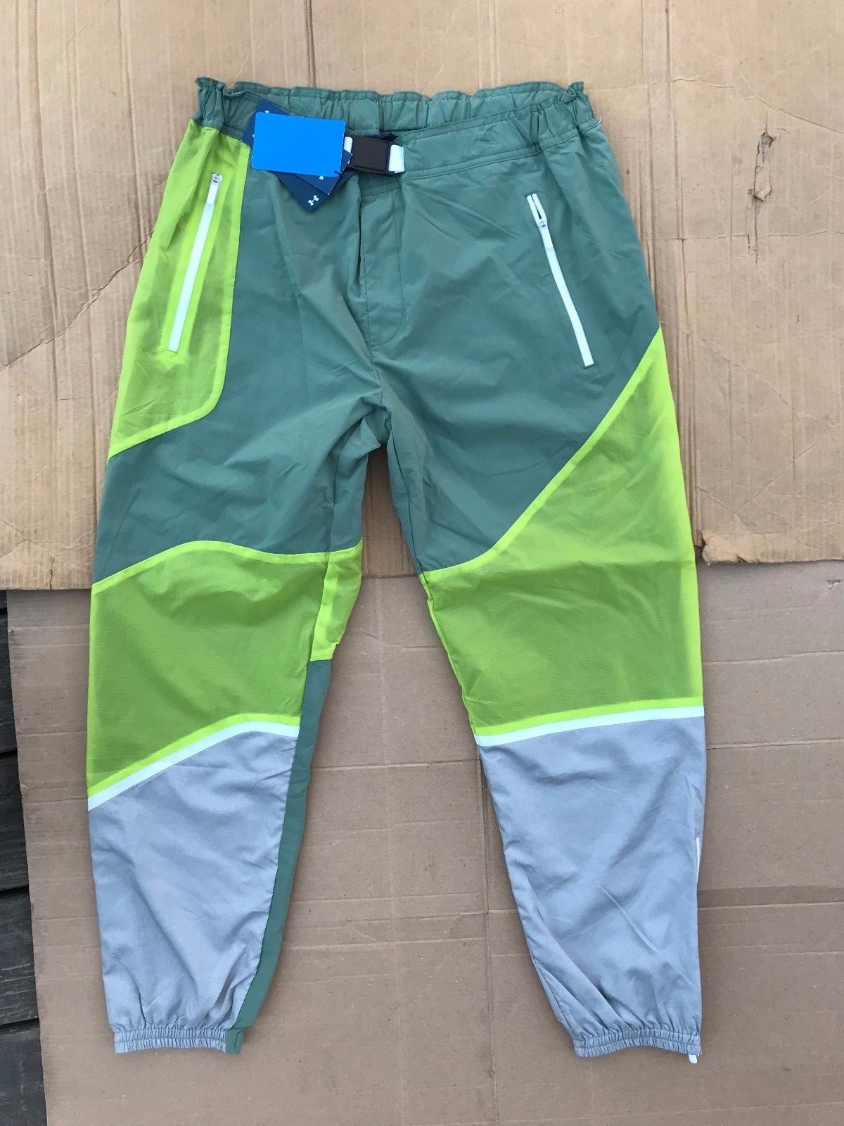 Mens Under Armour UAS Meters Track Pants #1301531 628 GREEN W/ GRAY WHITE SIZE L gallery