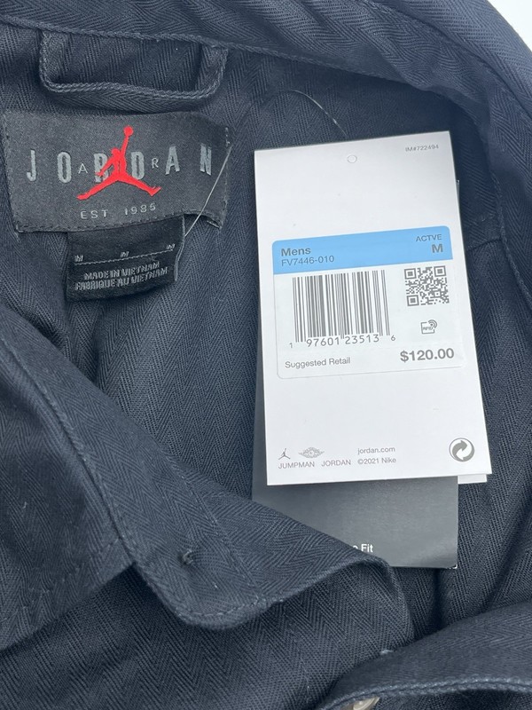 Nike Air Jordan Essential Statement Button-Down Black Shirt FV7446-010 Size M gallery