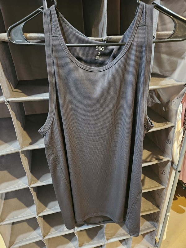 DSG (Dicks Sporting Goods) Tank Bundle You Get 2 Sz SMALL gallery