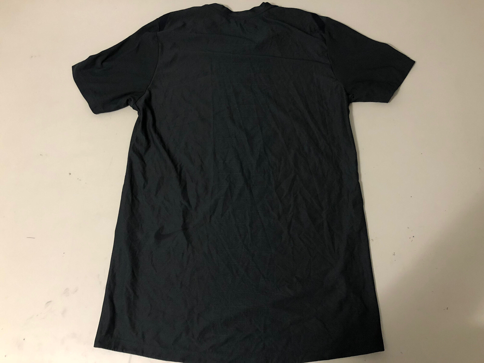 GRAY NIKE TECH 14 09 11 05 RUNNING ATHLETIC SHIRT MENS SIZE S SMALL gallery
